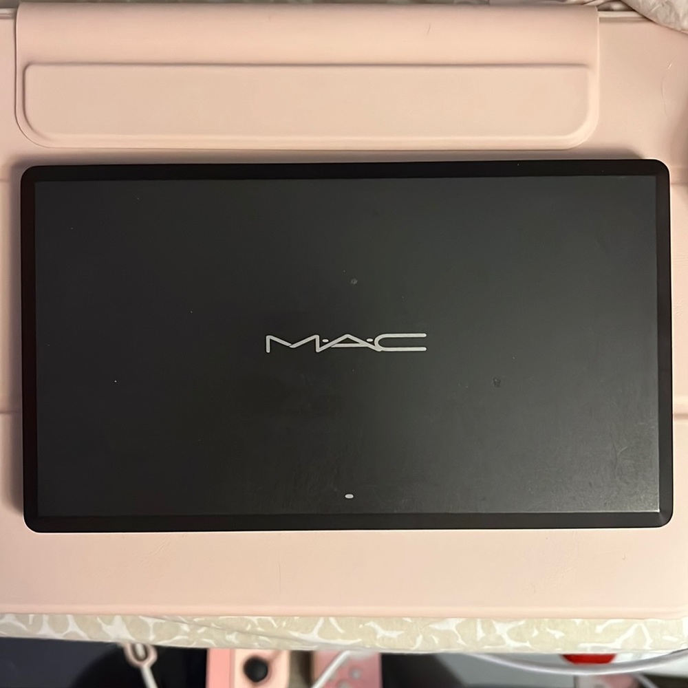 Mac eye shadow palette - magnetic 15 pods